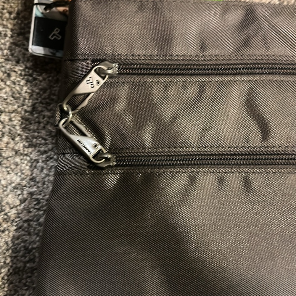 Travelon Anti Theft Bag New with Tag - Picture 2 of 12